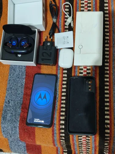 Celular motog22 ,2chip,128 gb..com película de vidro...