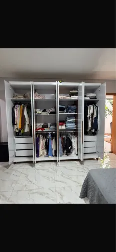 Guarda roupa 8 portas