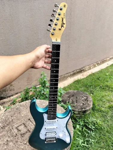 Guitarra Tagima