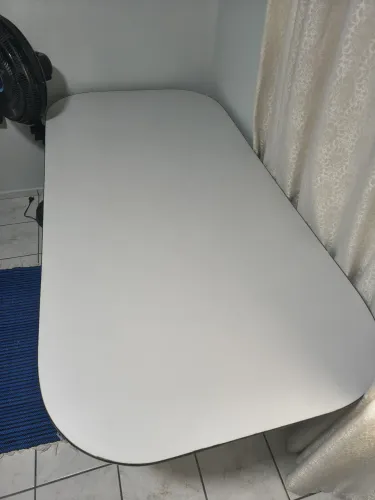 Vendo Mesa de Escritório mais duas cadeiras.