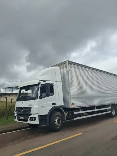 Mercedes bens 1726 is