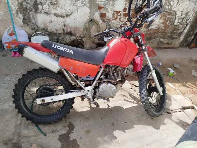 Moto e peças de outra moto