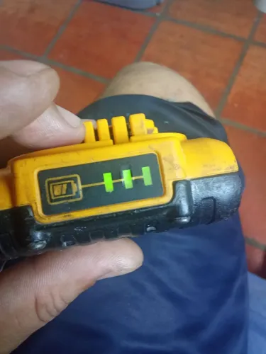 Bateria Dewalt para parafusadeira 20v, 2AH