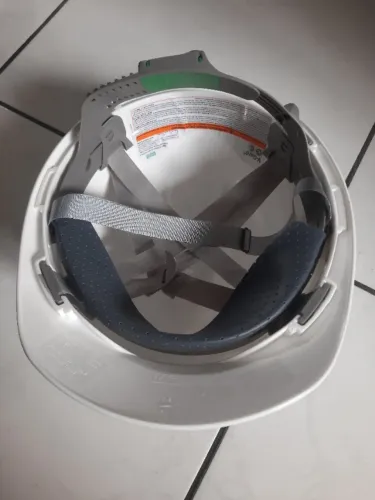 CAPACETE DE SEGURANÇA NOVO COM JUGULAR