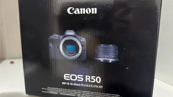 Canon EOS R50 + Lente 18-45mm | LACRADA