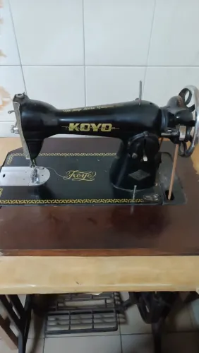 Maquina de costura manual da marca Koyo !