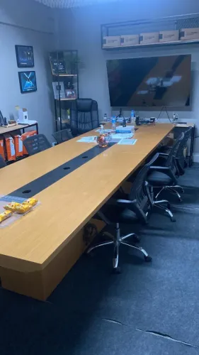 Mesa de reunião Grande Madeira Maciça