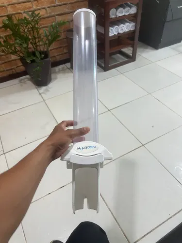 Dispensor de copos descartáveis