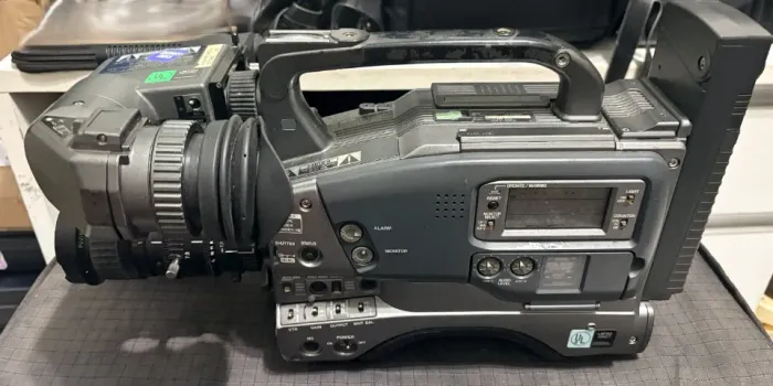 Filmadora Profissional JVC GY-DV500 No Estado