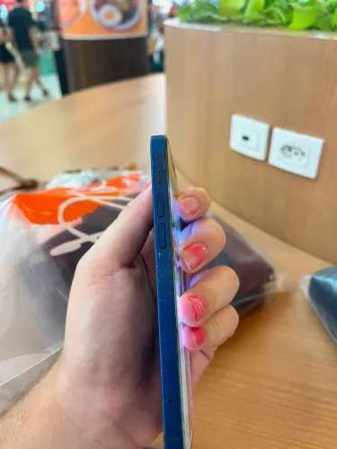 iPhone 12 normal azul 64g