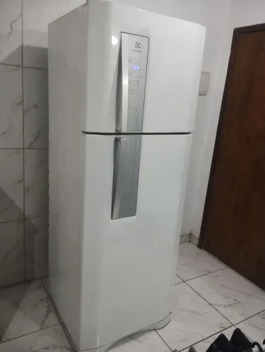 Vendo geladeira Electrolux frost free