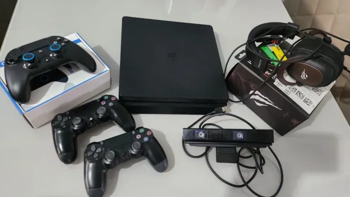 Playstation 4 Slim 1TB