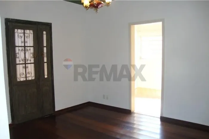 Casa Térrea com Edícula e Quintal para Locação em Mirandópolis