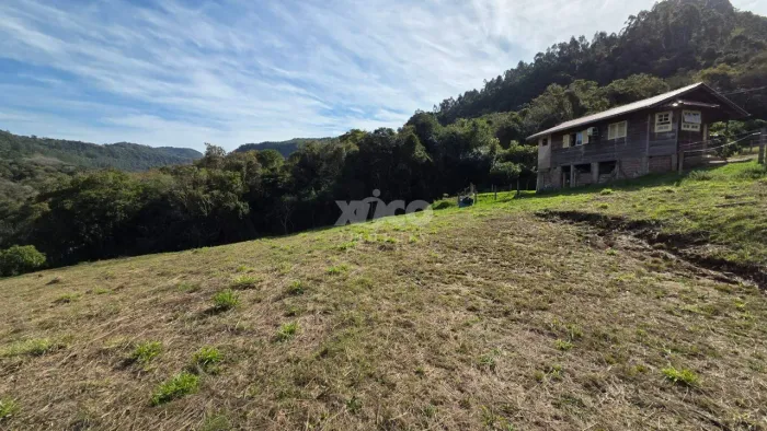TERRENO COM VISTA EM PICADA CAFÉ / RS