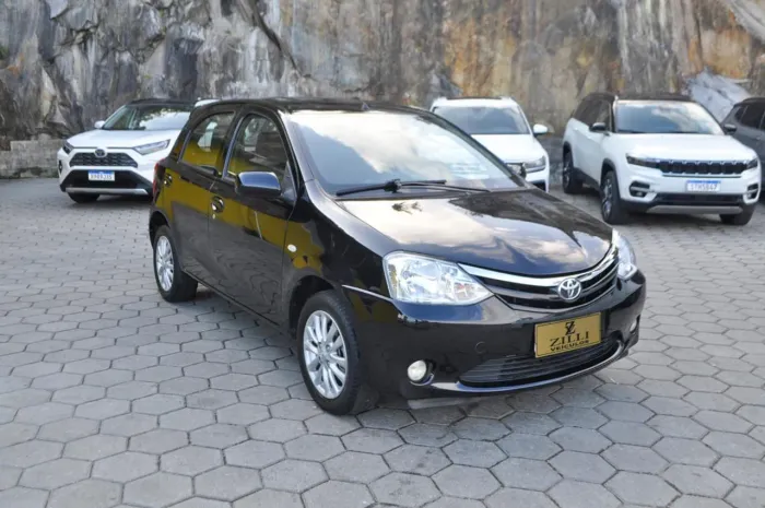 Toyota Etios XLS 1.5 Flex 16V 5P Mec. 2013