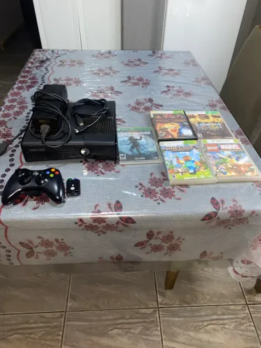 Vende-se Xbox 360 desbloqueado 