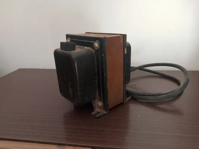 Transformador 220v / 127v 1.500VA