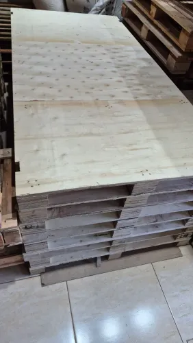 Paletes compensado medida 2.30mt por 1.10mt, 50.00 reais cada entregamos com taxa.