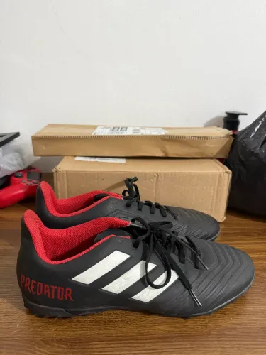 Chuteira Adidas Predator Society 42 Nova