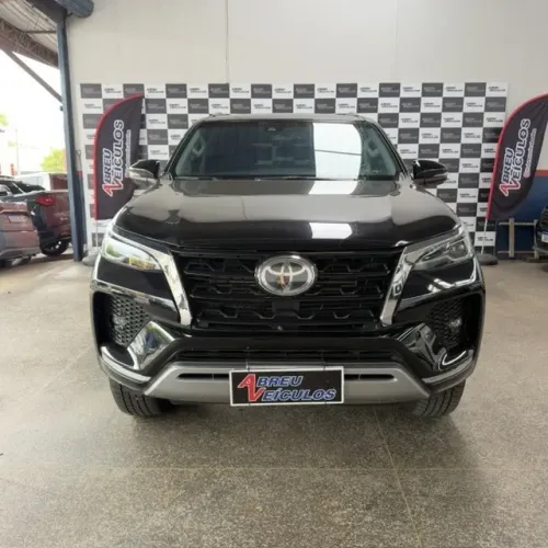 Toyota Hilux SW4 SRX 4X4 2.8 TDI 16V Dies. Aut. 2021