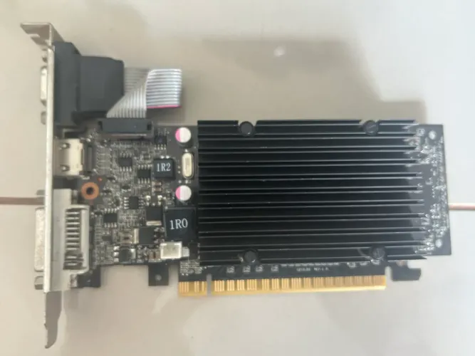 Placa de video gt 210 1g
