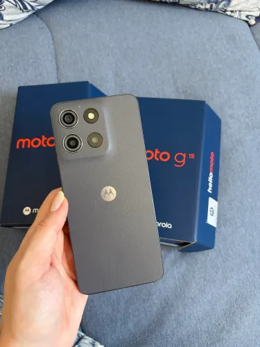 Moto G15 - 256g (tela trincada)