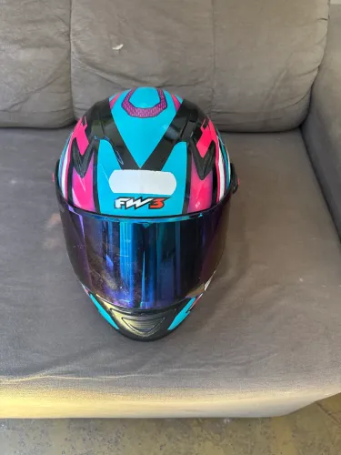 Capacete fw3 fox, tamanho 58.