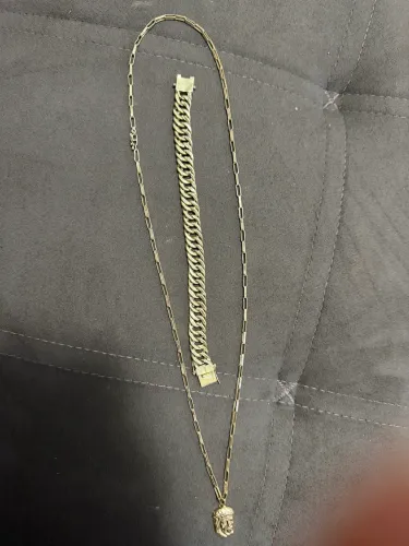 Conjunto em ouro