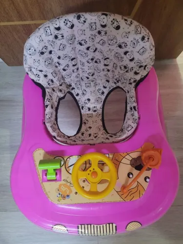 Andador infantil menina