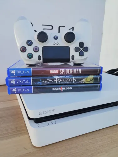Playstation 4 slim Branco Glacial com 3 jogos e lacre original MUITO NOVO