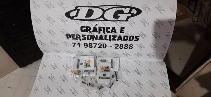Etiquetas personalizadas arte gratis