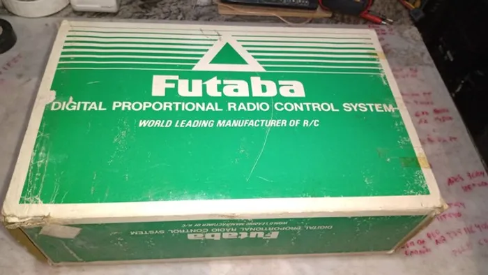 Raro rádio futaba aeromodelo ATTACK 4 AM 72 MHz 