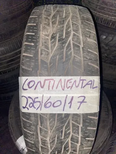 Pneu 225/60R17 Continental.