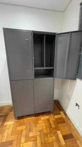 Roupeiro de Aço Insalubre 4PG (portas grandes)