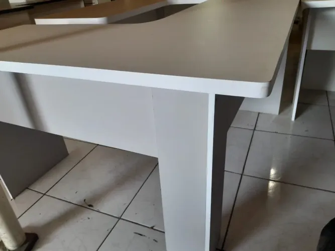 nova - mesa escrivaninha em L cinza