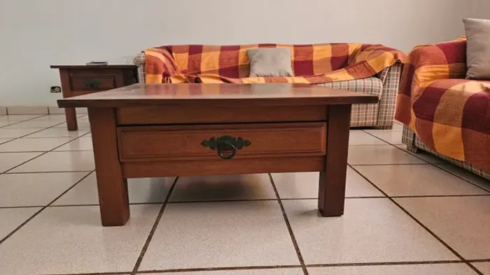 Mesa de Centro Antiga em Madeira Maciça