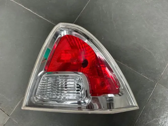 Vendo lanterna traseira Ford Fusion Lado DIREITO 2006 a 2010 Original