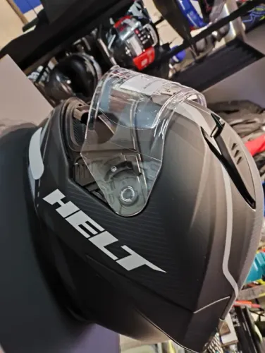 CAP AVANT PRETO FOSCO