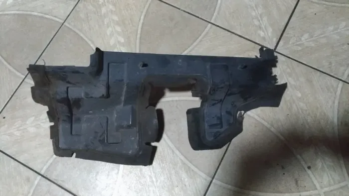 Defletor de Ar Esquerdo do Radiador Renault Fluence 2011 a 2018 21499288R