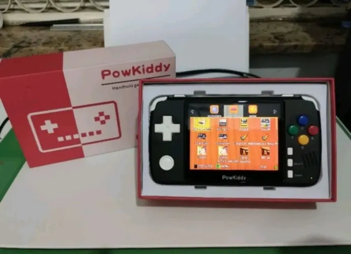 powkkidy Q80 handheld console retrô completo.