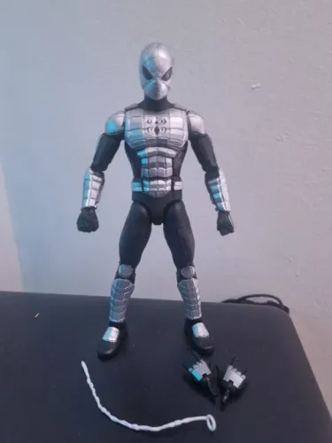 Homem Aranha armadura mk 1 (marvel legends)