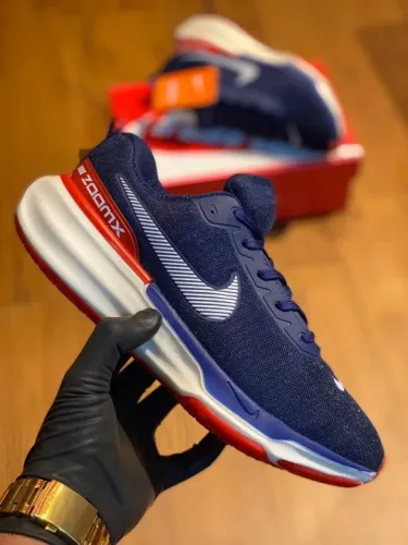 Tênis Nike lançamento alta qualidade $180