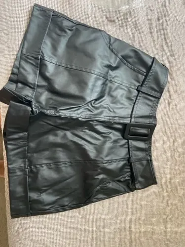 Short de couro preto novo
