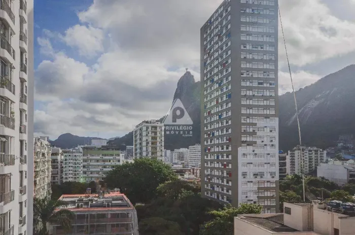 Cobertura em Botafogo com 2 vagas de garagem..