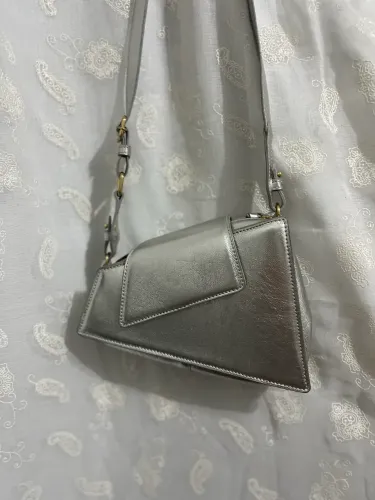 Bolsa Tiracolo Raia Couro Prata