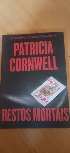 Livro Restos Mortais- Patricia Cornwell
