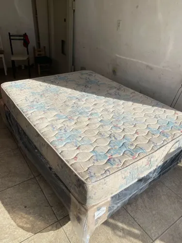Cama Box com Colchão - Ótimo estado!