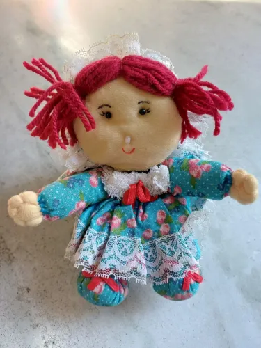 Linda boneca de pano artesanal 