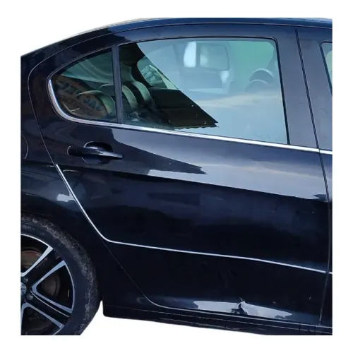 Porta Traseira L.D Peugeot 408 Feline 2.0 2011 a 2015 (Detalhe) Não acompanha Acessorios