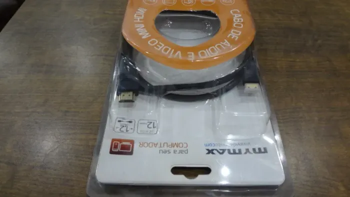 Cabos HDMI, VGA e DisplayPort Novos e usados